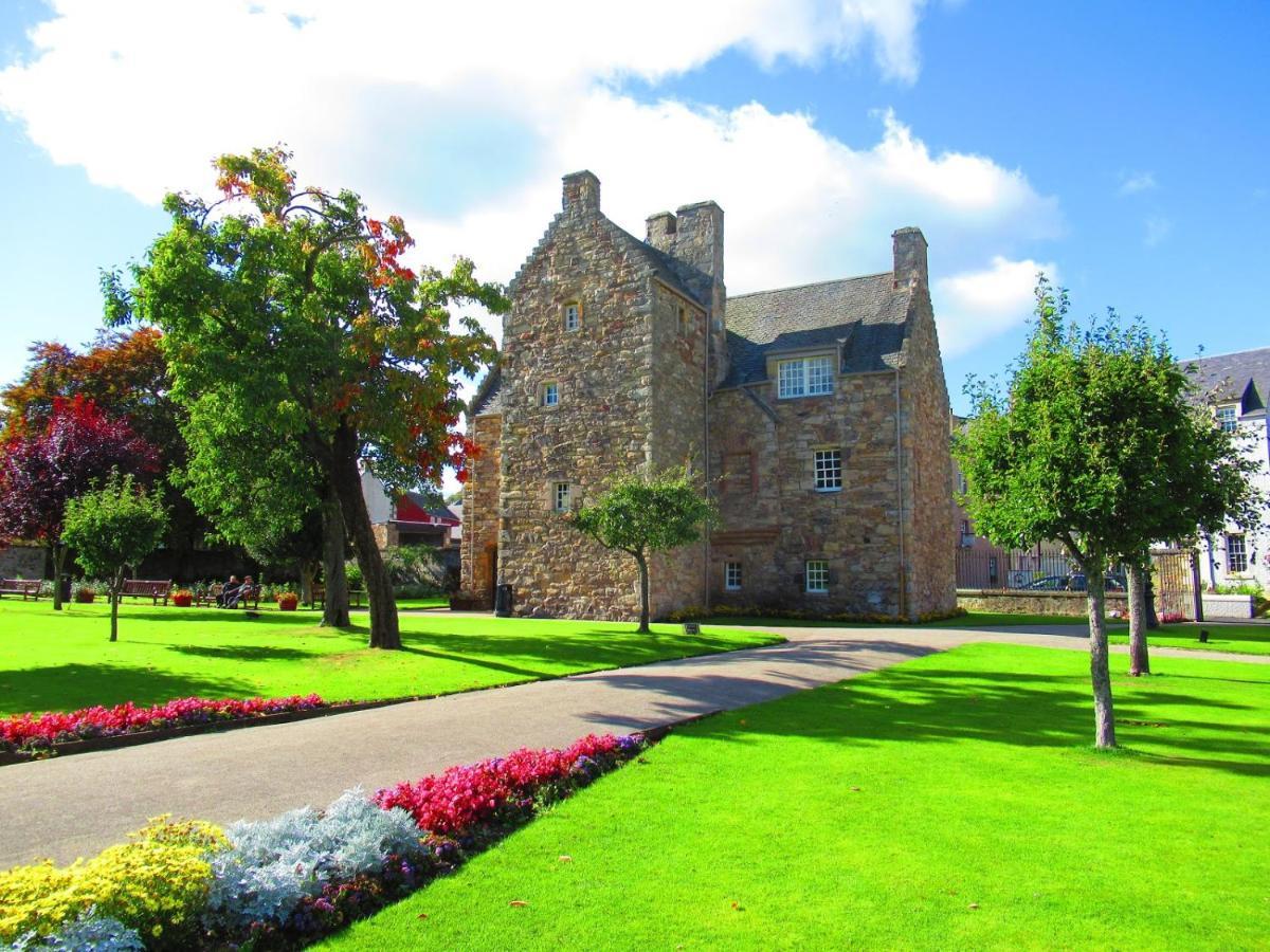 Huge 4 Bed Apt - Perfect Base To Explore The Borders Jedburgh Exterior photo